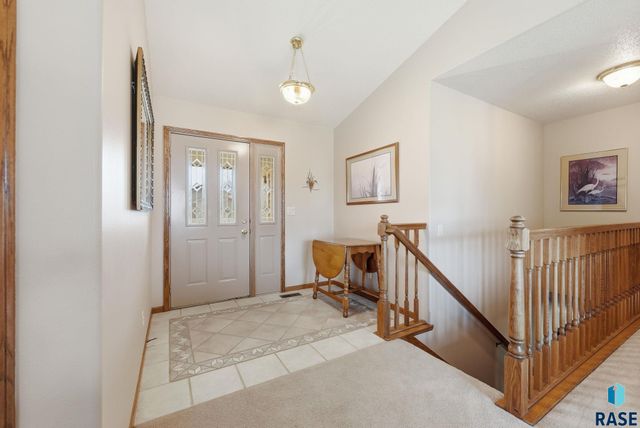 2407 S Eisenhower Ave Avenue, Sioux Falls, SD 57106