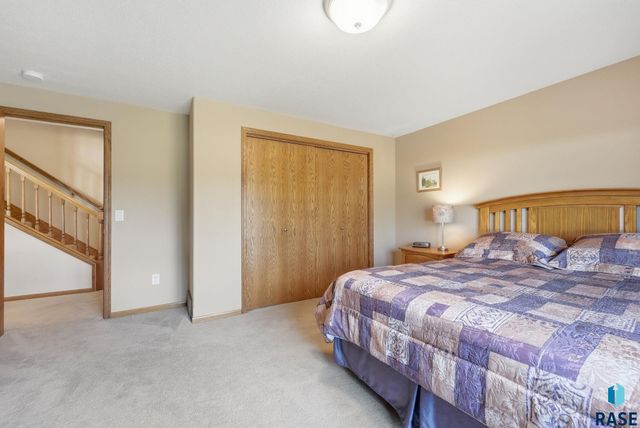 2407 S Eisenhower Ave Avenue, Sioux Falls, SD 57106