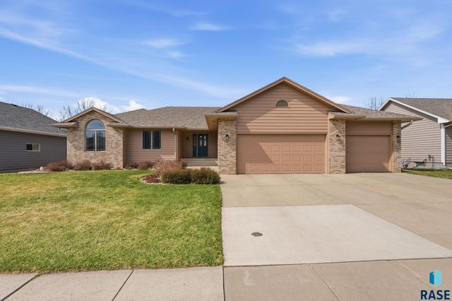 2407 S Eisenhower Ave Avenue, Sioux Falls, SD 57106