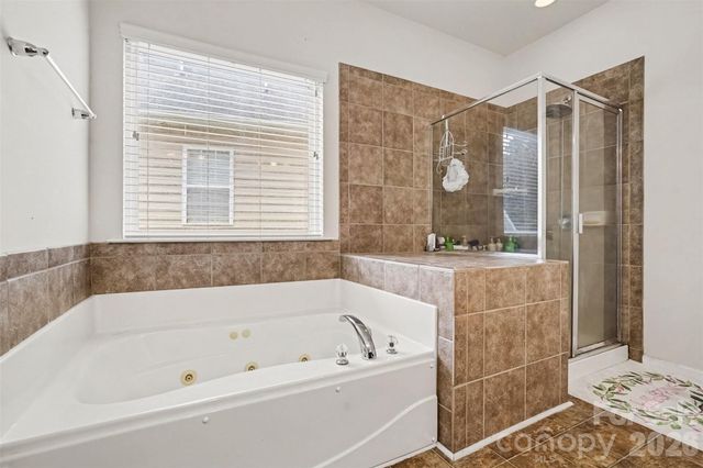 4106 Barclay Forest Drive, Charlotte, NC 28213
