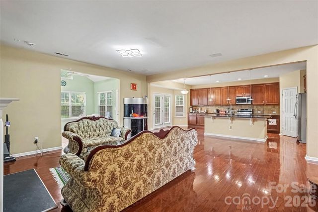 4106 Barclay Forest Drive, Charlotte, NC 28213