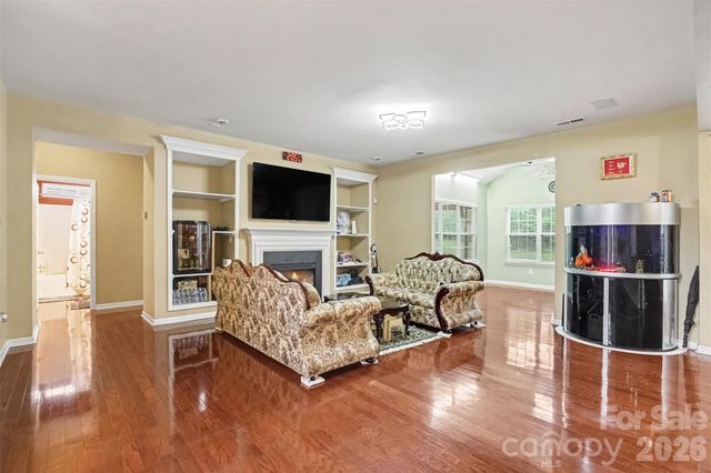 4106 Barclay Forest Drive, Charlotte, NC 28213