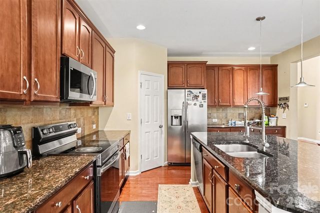 4106 Barclay Forest Drive, Charlotte, NC 28213