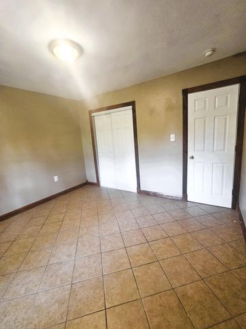 2813 New Hampshire Street, Lake Station, IN 46405