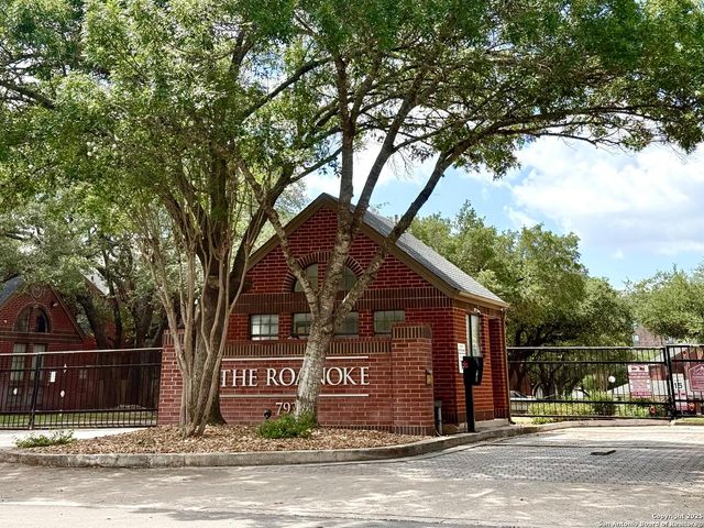 7930 Roanoke Run Apt 1104, San Antonio, TX 78240