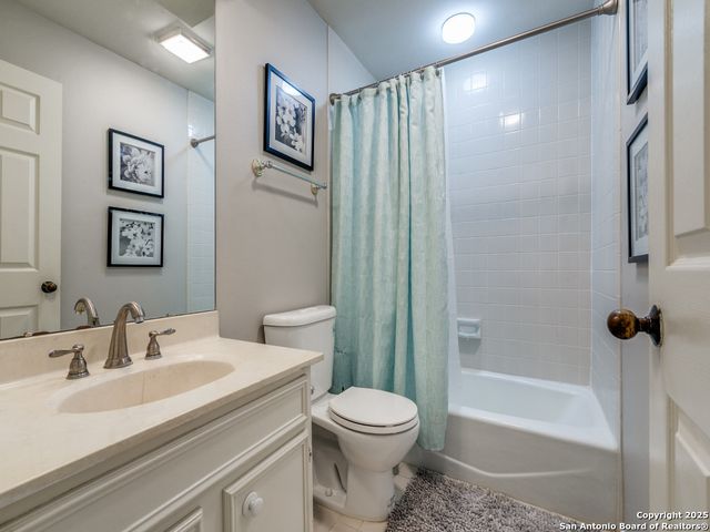 7930 Roanoke Run Apt 1104, San Antonio, TX 78240