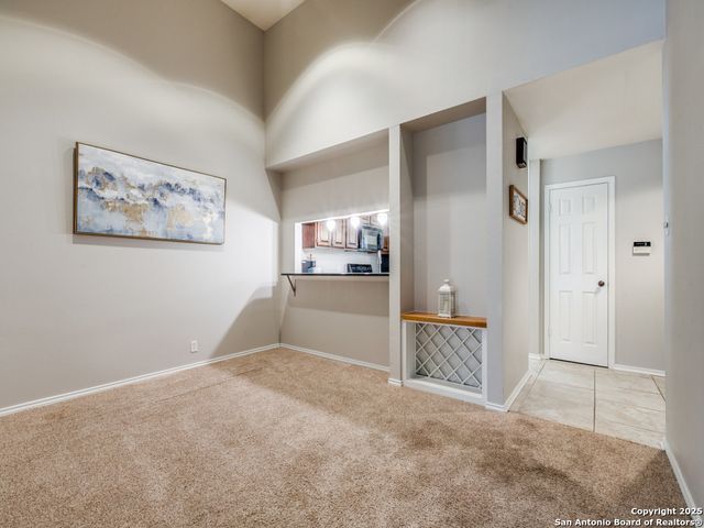 7930 Roanoke Run Apt 1104, San Antonio, TX 78240