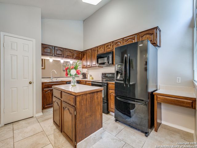 7930 Roanoke Run Apt 1104, San Antonio, TX 78240