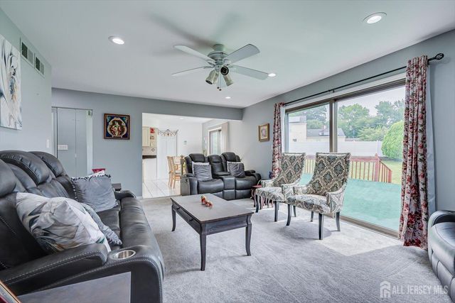 10 Patriot Court, Edison, NJ 08820
