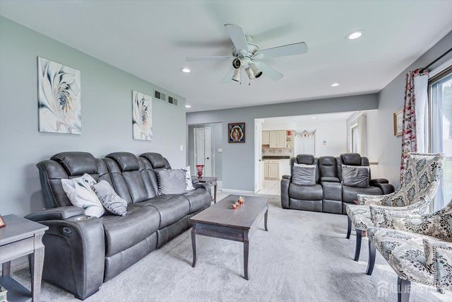 10 Patriot Court, Edison, NJ 08820