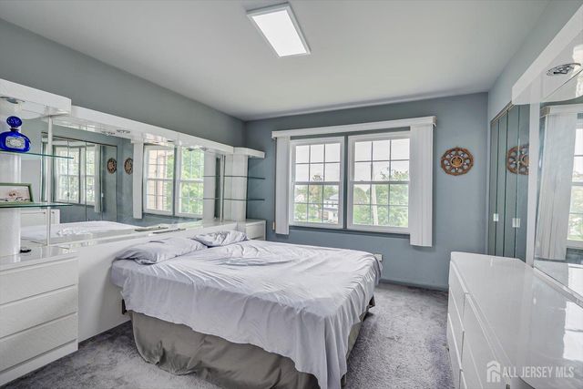 10 Patriot Court, Edison, NJ 08820