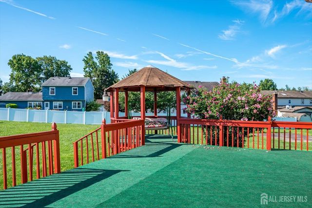 10 Patriot Court, Edison, NJ 08820
