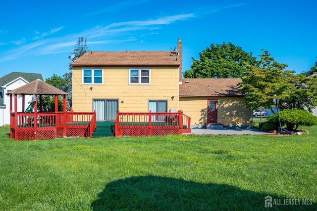 10 Patriot Court, Edison, NJ 08820