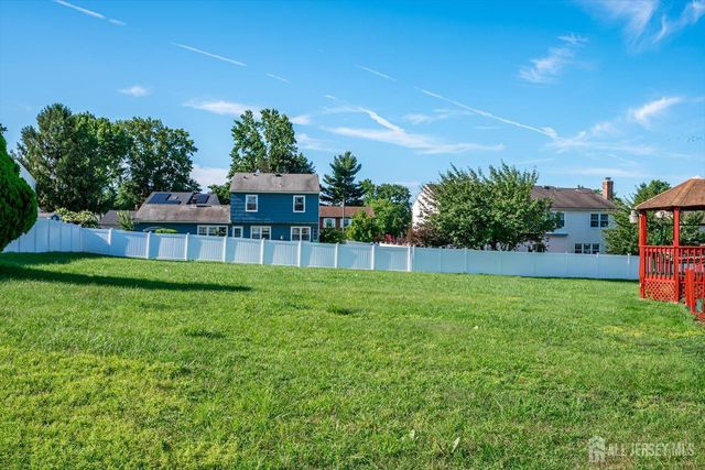 10 Patriot Court, Edison, NJ 08820