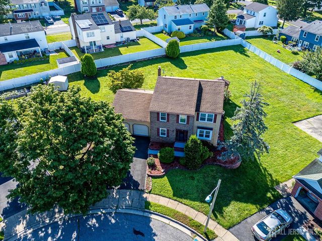 10 Patriot Court, Edison, NJ 08820