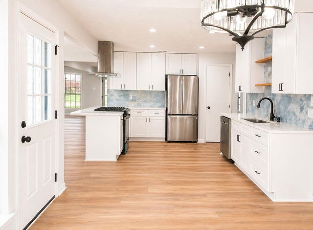 15410 Rio Plaza Drive, Houston, TX 77083