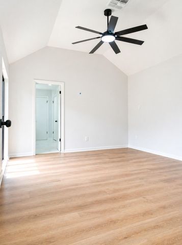 15410 Rio Plaza Drive, Houston, TX 77083