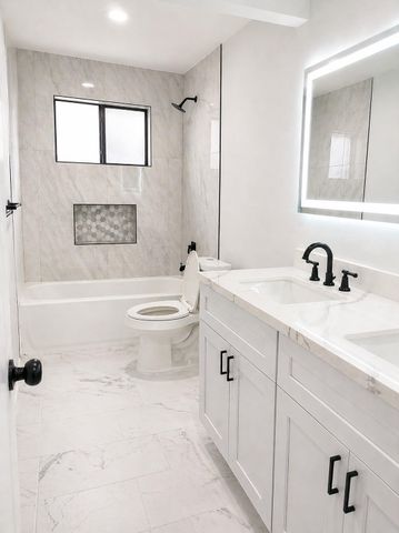 15410 Rio Plaza Drive, Houston, TX 77083