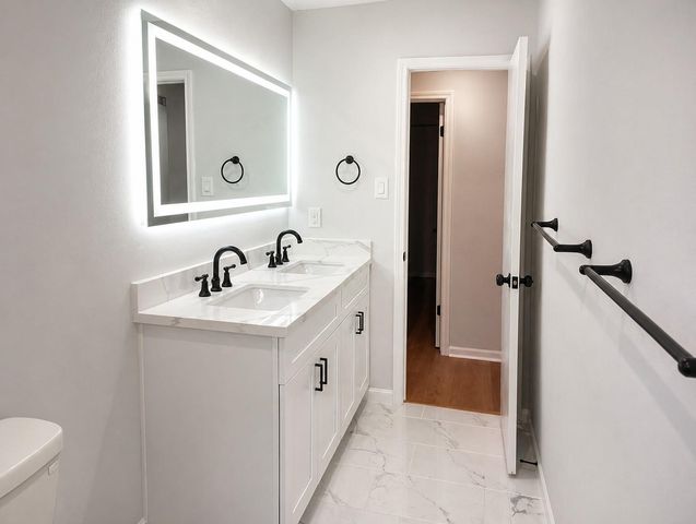 15410 Rio Plaza Drive, Houston, TX 77083