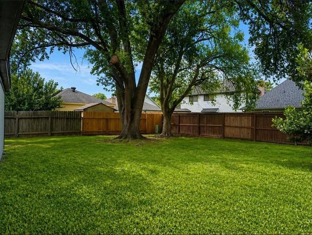 15410 Rio Plaza Drive, Houston, TX 77083