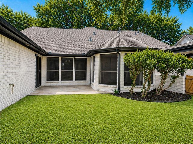 15410 Rio Plaza Drive, Houston, TX 77083