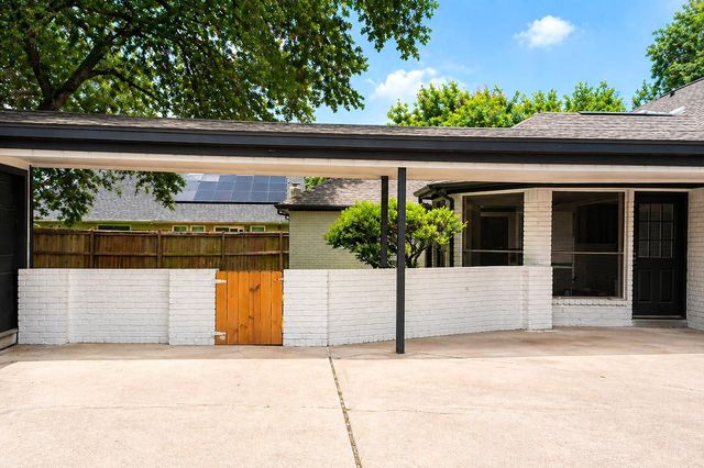 15410 Rio Plaza Drive, Houston, TX 77083