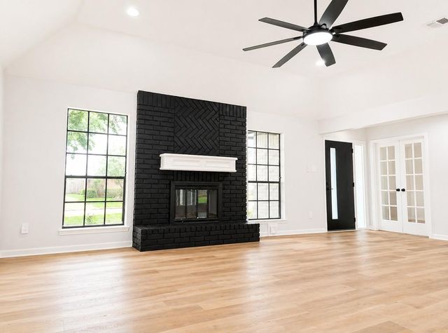 15410 Rio Plaza Drive, Houston, TX 77083