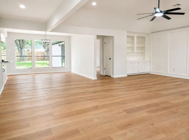 15410 Rio Plaza Drive, Houston, TX 77083