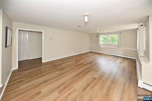 102 Lisa Court, Wyckoff, NJ 07481