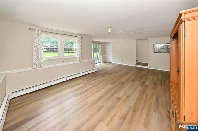 102 Lisa Court, Wyckoff, NJ 07481