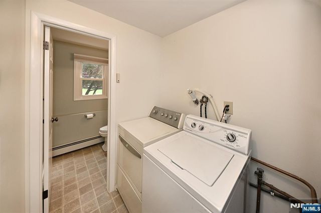 102 Lisa Court, Wyckoff, NJ 07481