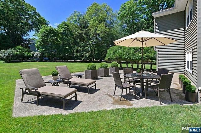 102 Lisa Court, Wyckoff, NJ 07481