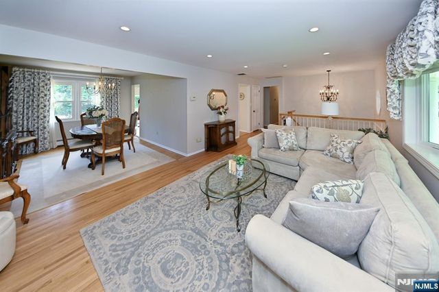 102 Lisa Court, Wyckoff, NJ 07481