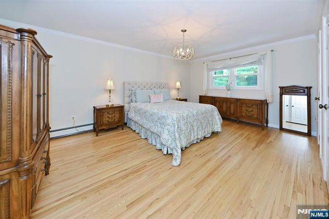 102 Lisa Court, Wyckoff, NJ 07481