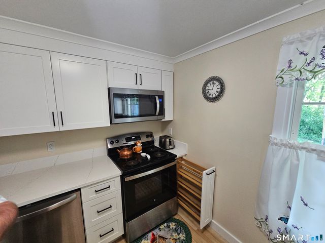 18 Meryl Court, Groton, CT 06340