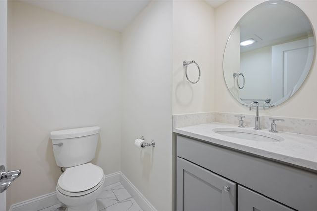 145 Stonehaven Dr 145, Weymouth, MA 02190