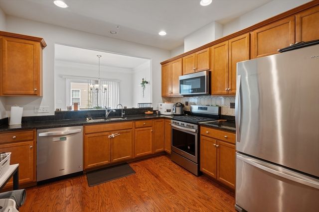 145 Stonehaven Dr 145, Weymouth, MA 02190