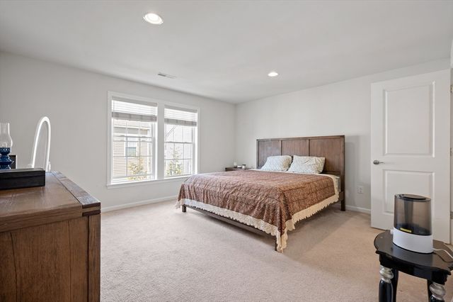 145 Stonehaven Dr 145, Weymouth, MA 02190