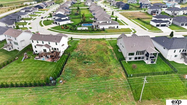 16909 Sarah Street, Bennington, NE 68007