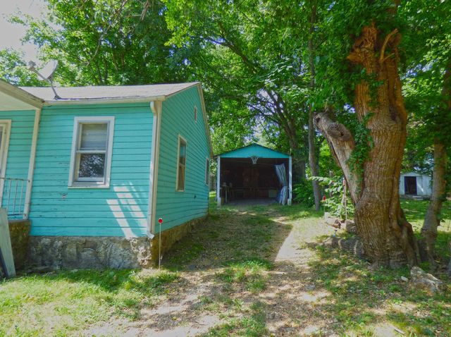 102 E Second Street, Hardy, AR 72542