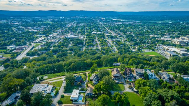 46 N Crest Road, Chattanooga, TN 37404