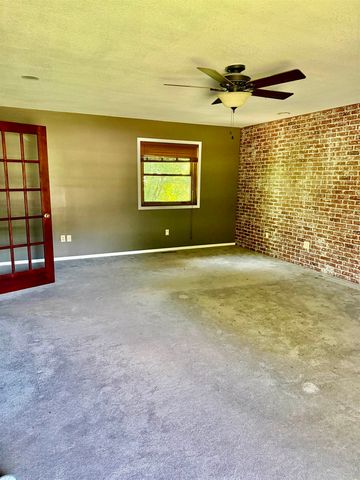 1537 N Milton Ct, Derby, KS 67037