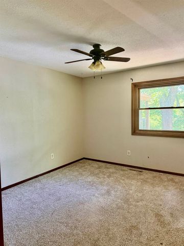 1537 N Milton Ct, Derby, KS 67037