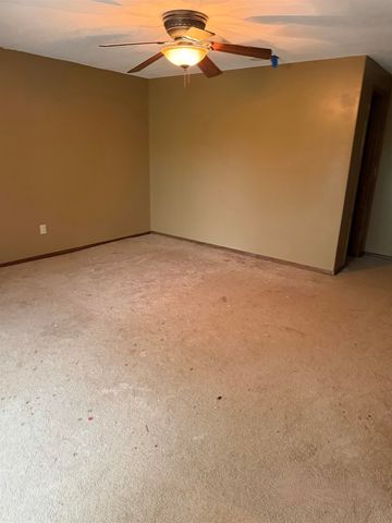1537 N Milton Ct, Derby, KS 67037