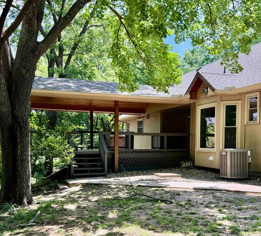 1537 N Milton Ct, Derby, KS 67037