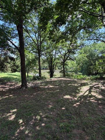 1537 N Milton Ct, Derby, KS 67037