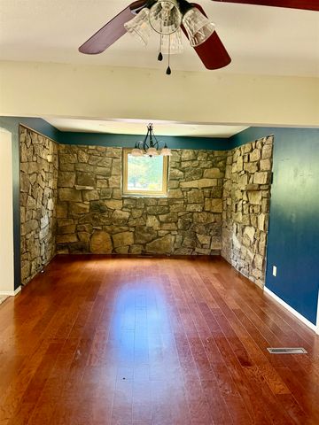1537 N Milton Ct, Derby, KS 67037