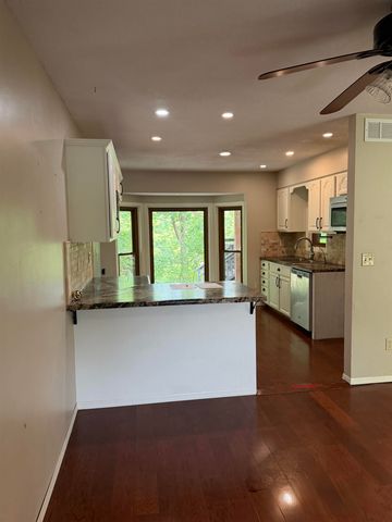 1537 N Milton Ct, Derby, KS 67037
