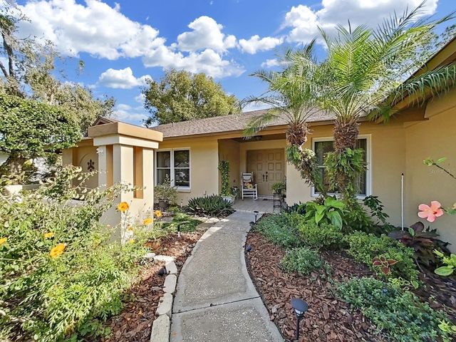 305 RUNNING HORSE ROAD, Seffner, FL 33584