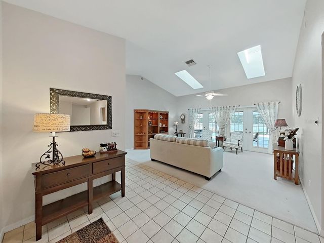 305 RUNNING HORSE ROAD, Seffner, FL 33584